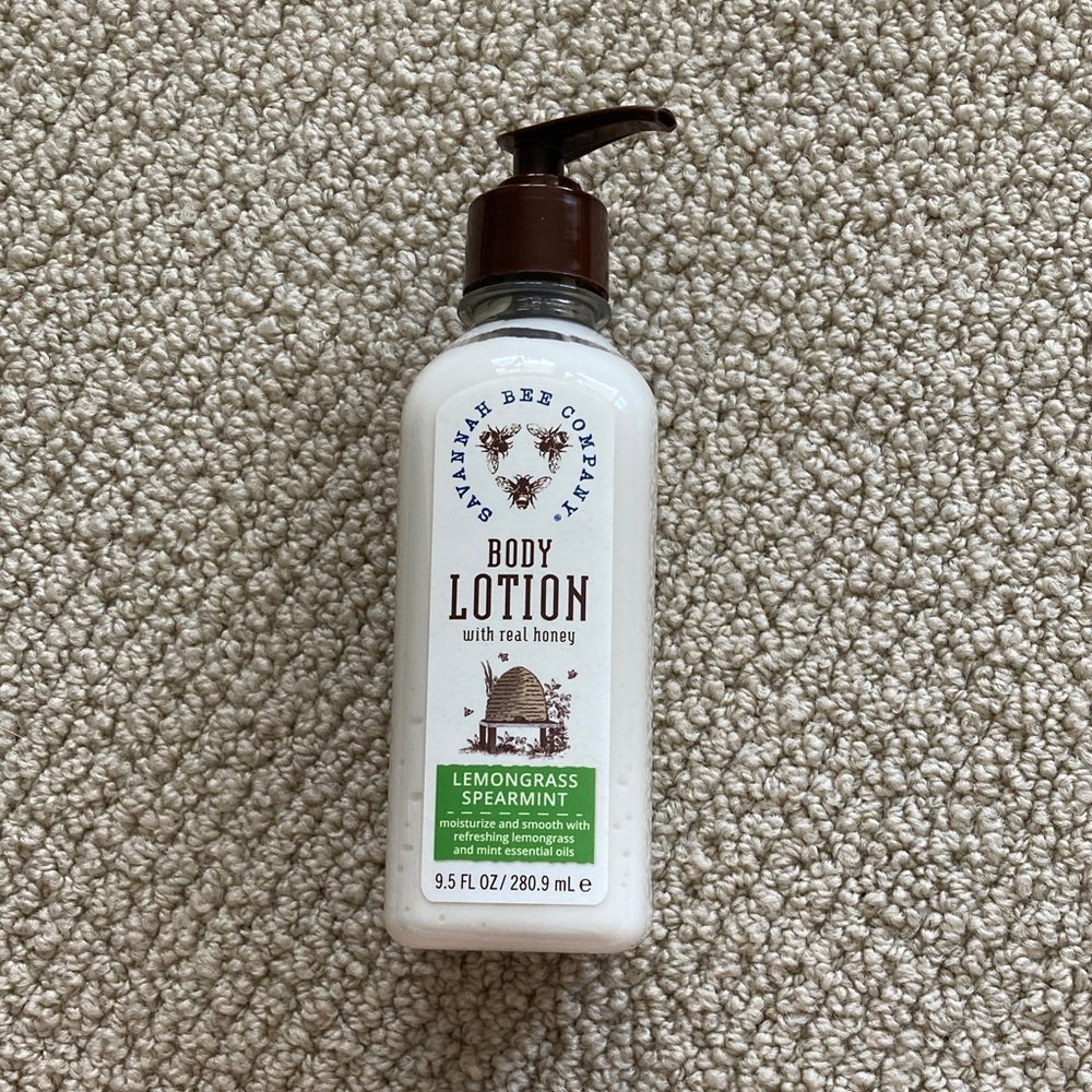 NEW Savannah Bee Company Body Lotion Lemongrass Spearmint 9.5 fl oz Honey SEALED